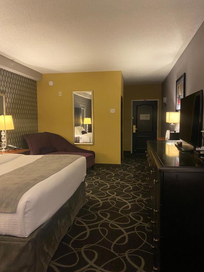 Park Manor Hotel Clifton Park Ngoại thất bức ảnh A room at the Hilton Garden Inn in San Francisco