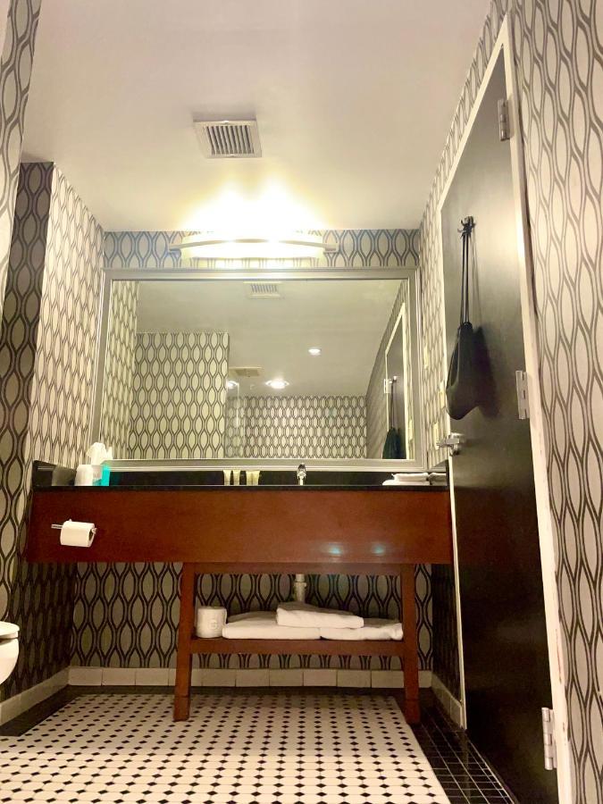 Park Manor Hotel Clifton Park Ngoại thất bức ảnh Bathroom