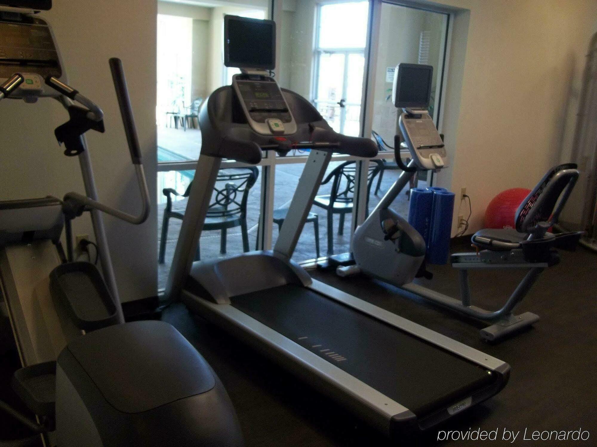 Park Manor Hotel Clifton Park Ngoại thất bức ảnh A treadmill