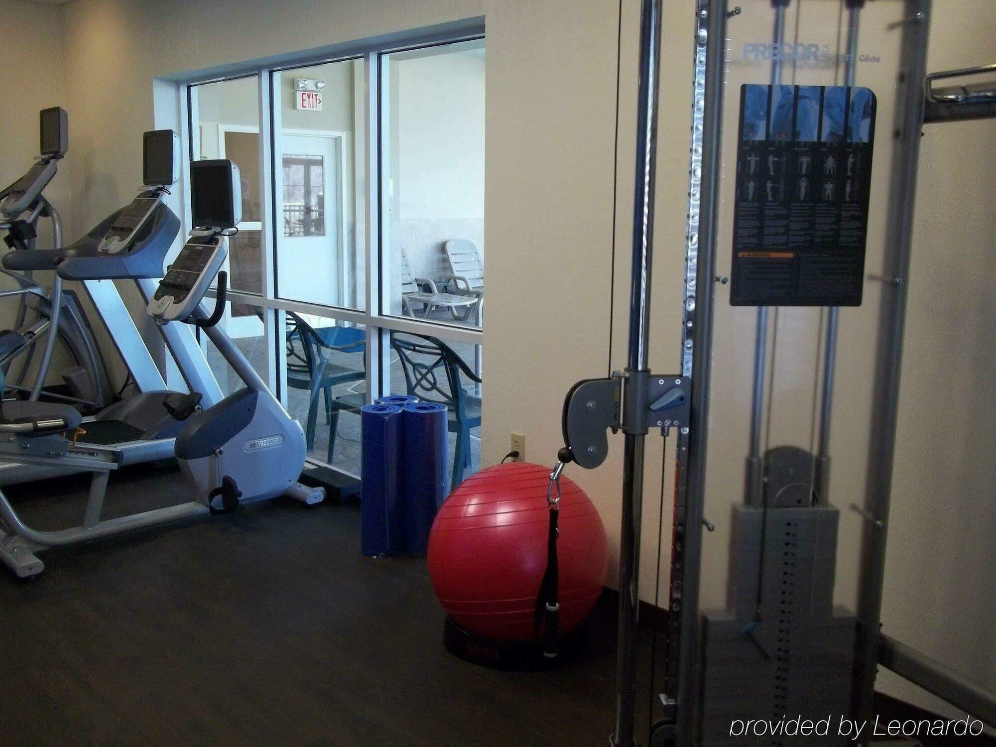 Park Manor Hotel Clifton Park Ngoại thất bức ảnh A typical fitness center